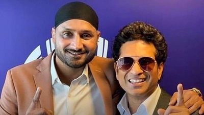 Harbhajan Singh with Sachin Tendulkar (Twitter)