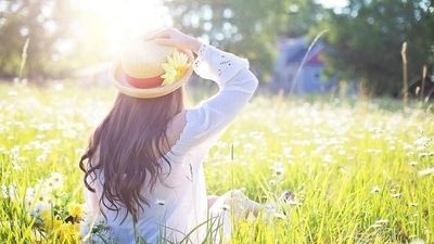 Movement in the sun: The combination of exposing your face to the sun and moving your body in nature really does wonders to support and overall mental health. Do what feels good. (Pixabay) Movement in the sun: The combination of exposing your face to the sun and moving your body in nature really does wonders to support and overall mental health. Do what feels good. (Pixabay)