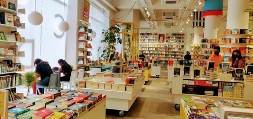 Crossword Books, Kemps Corner, Mumbai. Crossword Books, Kemps Corner, Mumbai. 