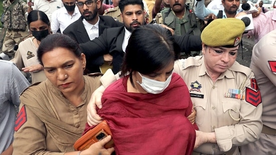 Rubaiya Sayeed, sister of PDP chief Mehbooba Mufti, reaches Jammu court for physical appearance in a case related to her abduction in 1989 in Jammu on Friday.&nbsp;(ANI)