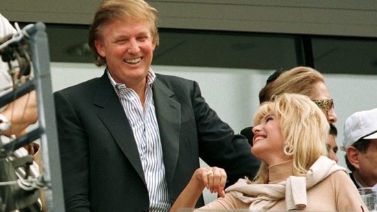 Donald Trump talks with his former wife Ivana Trump during the men's final at the U.S. Open September 7, 1997.(Reuters/File Photo)