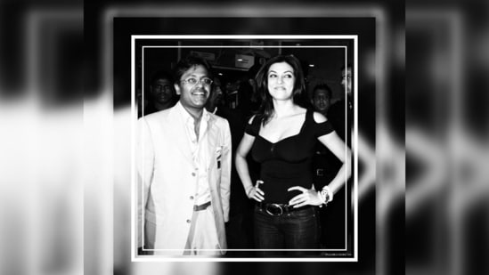 In another throwback photo, Lalit Modi and Sushmita Sen stood next to each other and smiled for the camera.(Twitter/@LalitKModi)
