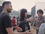 Katrina Kaif rapping on the sets of Phone Bhoot as co-stars Ishaan Khatter, Siddhant Chaturvedi look on. Katrina Kaif rapping on the sets of Phone Bhoot as co-stars Ishaan Khatter, Siddhant Chaturvedi look on.