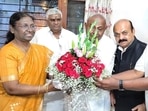 Presidential candidate Draupadi Murmu with Karnataka leaders CM Bommai, former PM Deve Gowda and former CM HD Kumaraswamy in Bengaluru. (Image source: hd_kumaraswamy/Twitter) Presidential candidate Draupadi Murmu with Karnataka leaders CM Bommai, former PM Deve Gowda and former CM HD Kumaraswamy in Bengaluru. (Image source: hd_kumaraswamy/Twitter)