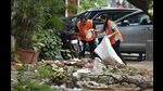 People collecting plastic waste during the Bengaluru Plog Run, October 2, 2018 (Arijit Sen/HT Photo) People collecting plastic waste during the Bengaluru Plog Run, October 2, 2018 (Arijit Sen/HT Photo)