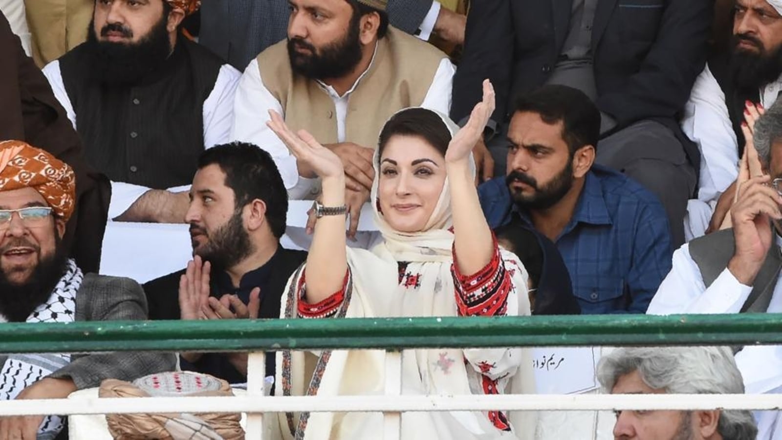 Nawaz Sharif Hot Scene Xxx - PML-N leader Maryam Nawaz offers 'hand of friendship' to Imran Khan's party  | World News - Hindustan Times