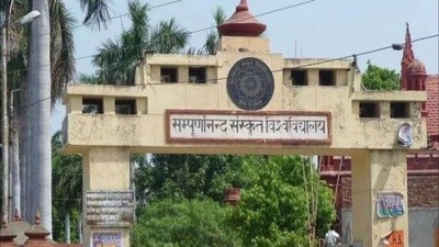 U.P. government has sanctioned a grant of  ₹1.16 crore for starting an online Sanskrit training centre at Sampurnanand Sanskrit University .