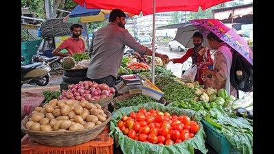 Due to heavy rains, the supply of vegetables has been affected and the prices have increased in the wholesale and retail markets respectively. (Ravindra Joshi/HT PHOTO) Due to heavy rains, the supply of vegetables has been affected and the prices have increased in the wholesale and retail markets respectively. (Ravindra Joshi/HT PHOTO)
