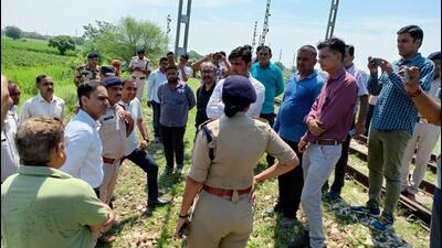 Police officials inspecting the uprooted railway track at Hisar’s Khedar village. As per administrative officials, the thermal power plant authorities came to know about the incident before the SFJ released the video. The incident occurred in the morning hours of Saturday. (HT Photo) Police officials inspecting the uprooted railway track at Hisar’s Khedar village. As per administrative officials, the thermal power plant authorities came to know about the incident before the SFJ released the video. The incident occurred in the morning hours of Saturday. (HT Photo)