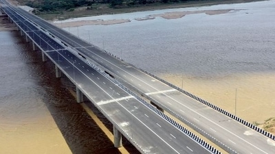 The expressway extends from NH-35 at Gonda village near Bharatkoop in Chitrakoot district to near Kudrail village in Etawah district, where it merges with the Agra-Lucknow expressway. ( ANI Photo)