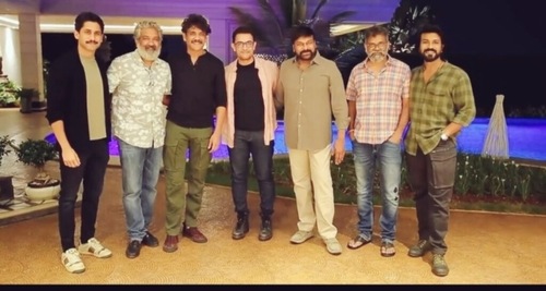 Aamir Khan and Naga Chaitanya with Chiranjeevi, Nagarjuna, SS Rajamouli, Ram Charan, and Sukumar at Laal Singh Chaddha's special preview. Aamir Khan and Naga Chaitanya with Chiranjeevi, Nagarjuna, SS Rajamouli, Ram Charan, and Sukumar at Laal Singh Chaddha's special preview.