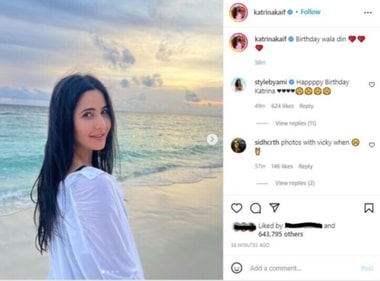 Katrina posted the photos as they spent their time on the beach.