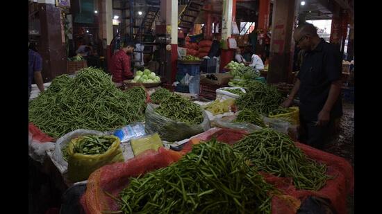 The prices of vegetables are likely to rise if rain doesn’t subside in the coming days, said the traders of APMC market, Navi Mumbai. (BACHCHAN KUMAR/HT PHOTO)