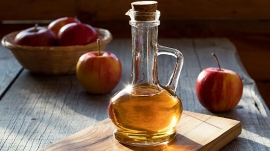 Apple cider vinegar helps in better digestion of the body and it also helps the body by absorbing the minerals.(Unsplash)