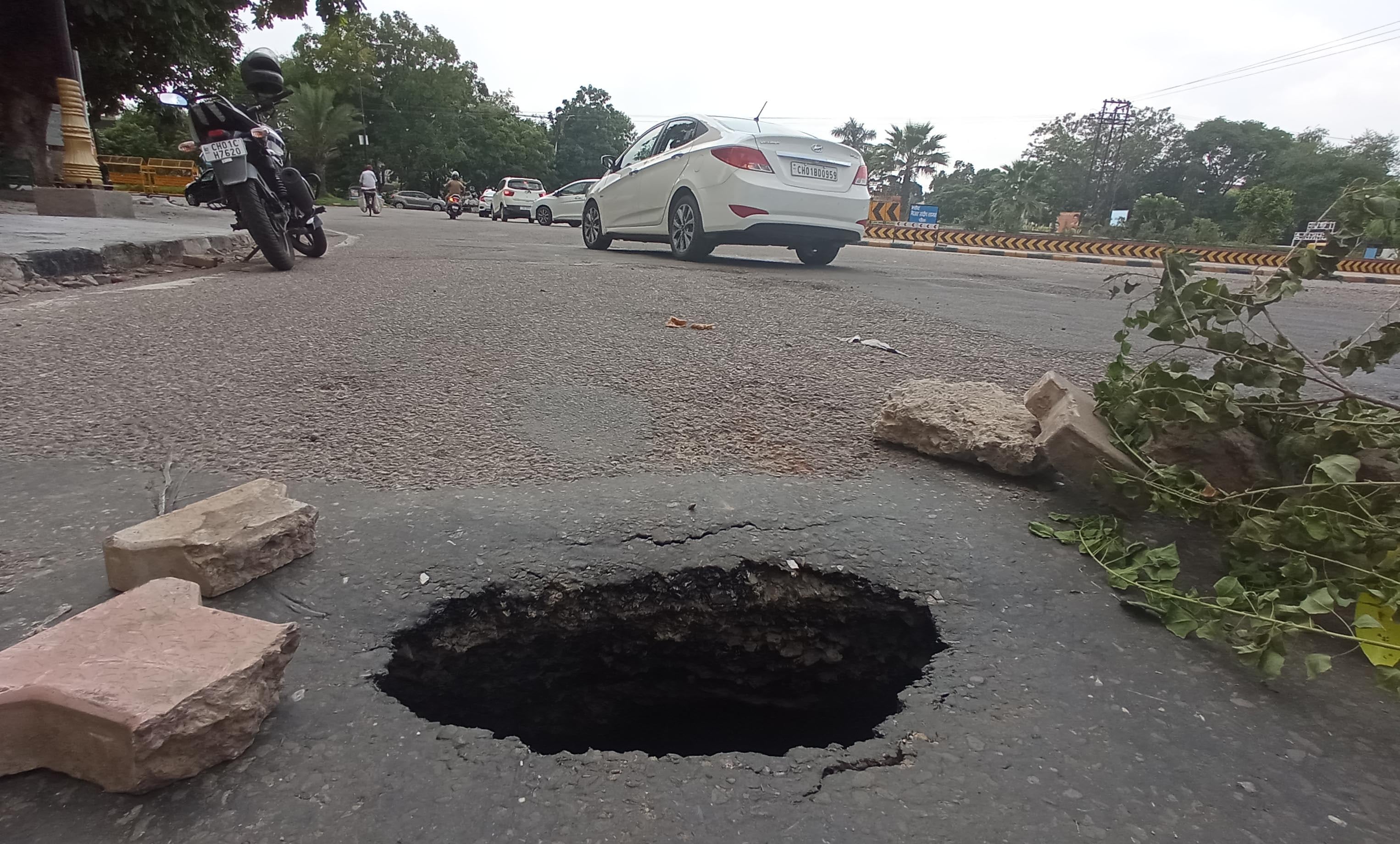 While these roads fall under the jurisdiction of MC, its commissioner Dharamvir Singh said he was unaware of the cave-ins, but the roads will be repaired at the earliest (HT PHOTO) While these roads fall under the jurisdiction of MC, its commissioner Dharamvir Singh said he was unaware of the cave-ins, but the roads will be repaired at the earliest (HT PHOTO)