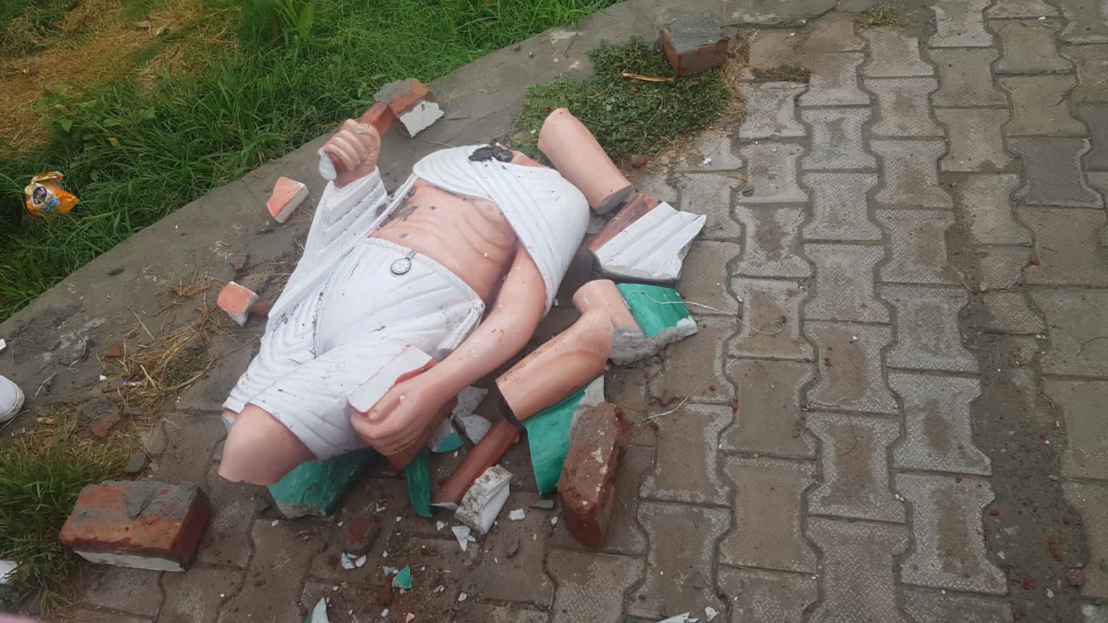 After vandalising the statue, the unidentified miscreants took away its face.