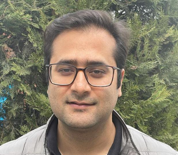 Zuhaib Yusuf Mir didn’t have any direct affiliation with politics, but his uncle, Mohammad Ashraf Mir, had been a minister in the PDP-BJP government, who left to join the Apni Party. (HT Photo) Zuhaib Yusuf Mir didn’t have any direct affiliation with politics, but his uncle, Mohammad Ashraf Mir, had been a minister in the PDP-BJP government, who left to join the Apni Party. (HT Photo)