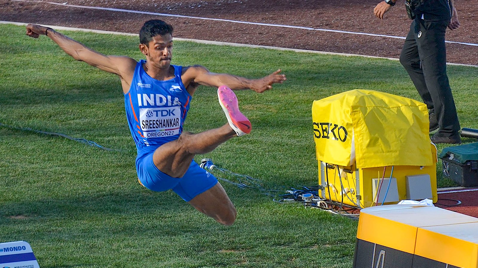 Murali Sreeshankar flops in final, Wang snatches gold with last leap -  Hindustan Times
