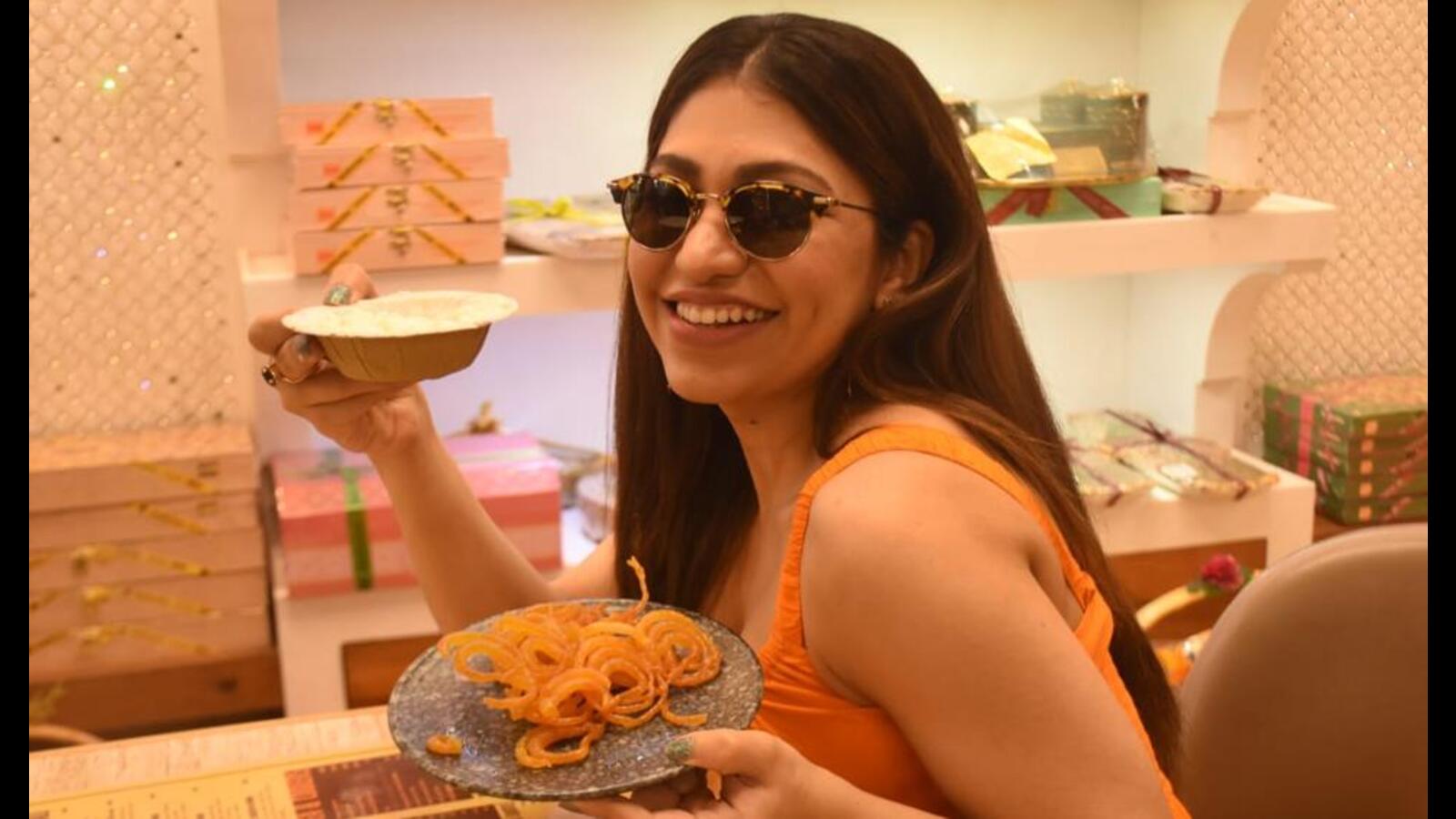 Tulsi Kumar goes on a food trip in Lucknow