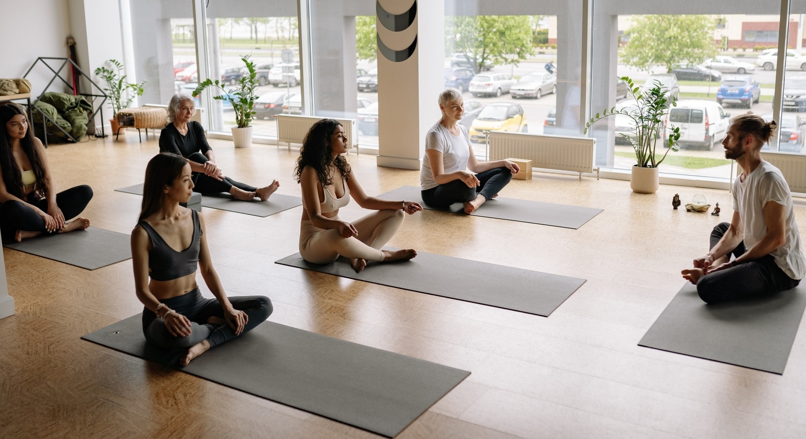 Opening a yoga studio: costs, the perfect size, staffing