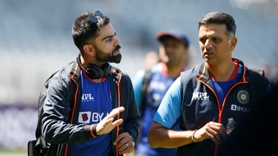 Virat Kohli (L) with Rahul Dravid (Action Images via Reuters)