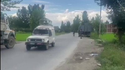 Terrorists fired upon a patrol party at Gangoo Crossing in Pulwama from nearby orchard. ((ANI - Visuals deferred by unspecified time)) Terrorists fired upon a patrol party at Gangoo Crossing in Pulwama from nearby orchard. ((ANI - Visuals deferred by unspecified time))