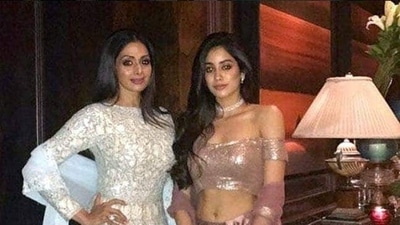 Janhvi Kapoor poses with mom Sridevi.