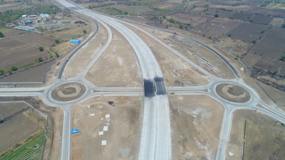 Ready patch of Mumbai–Nagpur Expressway officially known as Hindu Hriday Samrat Balasaheb Thackeray Maharashtra Samruddhi Mahamarg between Butibori and Wardha in Nagpur on April 20, 2022. (HT PHOTO) (Hindustan Times)