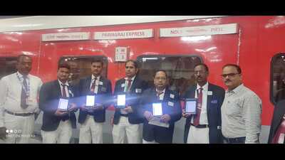 TTE staff with Hand Held Terminals. (HT photo)