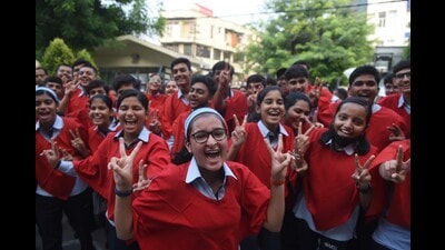 Students celebrating their success in ICSE class 10 exams in Lucknow on Sunday (Deepak Gupta/HT) Students celebrating their success in ICSE class 10 exams in Lucknow on Sunday (Deepak Gupta/HT)