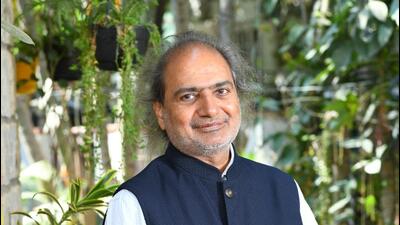 Position paper on ‘Knowledge of India’, which encourages students not to accept contents in textbooks as infallible truth and question ‘fake news’ like Pythagoras theorem and the apple falling on Isaac Newton’s head is part of the process of critical thinking, the chief of Karnataka’s National Education Policy (NEP) task force said on Sunday. (HT) Position paper on ‘Knowledge of India’, which encourages students not to accept contents in textbooks as infallible truth and question ‘fake news’ like Pythagoras theorem and the apple falling on Isaac Newton’s head is part of the process of critical thinking, the chief of Karnataka’s National Education Policy (NEP) task force said on Sunday. (HT)