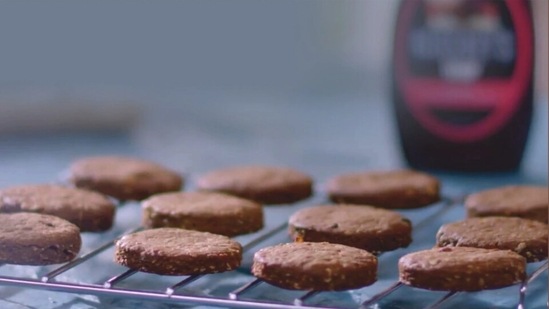 Recipe: Move over regular cookies and drool over Chilli Choco-Oats Cookies&nbsp;( Chef Ranveer Brar)