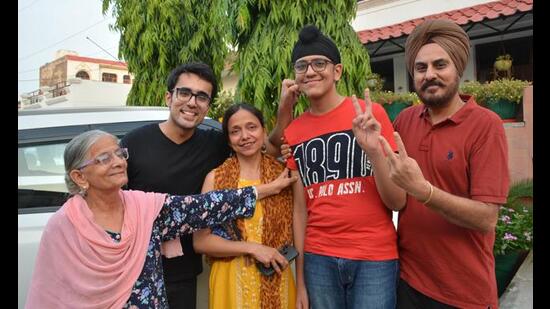 Armaan Singh Chahal with his family in Panchkula. (Sant Arora/HT) Armaan Singh Chahal with his family in Panchkula. (Sant Arora/HT)