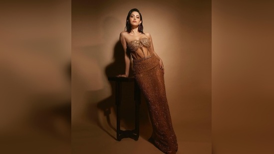 Nushrratt Bharuccha's evening glam look was put together by celebrity stylist and costume designer Archa Mehta under the assistance of Ruchi Munoth.(Instagram/@nushrrattbharuccha)