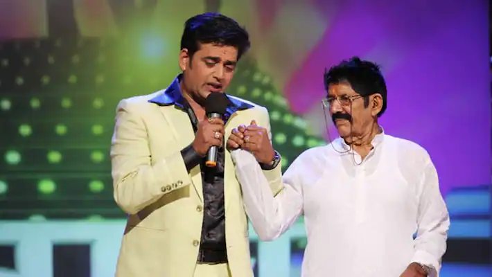 Ravi Kishan with his father Shyam Narayan Shukla. Ravi Kishan with his father Shyam Narayan Shukla.