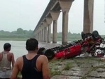 12 people dead, 15 rescued after a Maharashtra Roadways bus going from Indore to Pune falls off Khalghat Sanjay Setu in Dhar district, MP.( ANI) 12 people dead, 15 rescued after a Maharashtra Roadways bus going from Indore to Pune falls off Khalghat Sanjay Setu in Dhar district, MP.( ANI)