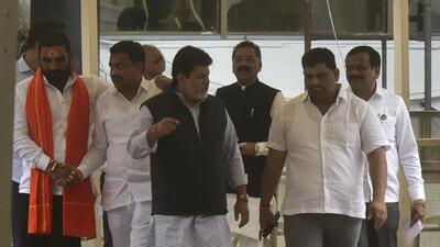 A former MP, who has shifted loyalties to Shinde, and was present at the meeting, confirmed that 12 of these MPs were present (Anshuman Poyrekar/HT PHOTO) A former MP, who has shifted loyalties to Shinde, and was present at the meeting, confirmed that 12 of these MPs were present (Anshuman Poyrekar/HT PHOTO)