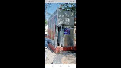 The smart toilet near Hot Stuff crossing in Civil Lines. (HT PHOTO) The smart toilet near Hot Stuff crossing in Civil Lines. (HT PHOTO)