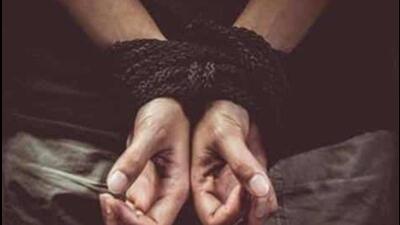 A 51-year-old railway mechanic kidnaps his friend who failed to return  ₹2 lakh that he had borrowed and demanded  ₹5 lakh as ransom from his wife. He was arrested by the Dombivli police when his wife arranged to meet him to pay the ransom. (HT FILE PHOTO)