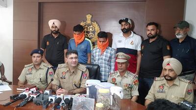 SSP Vivek Sheel Soni giving details of the Zirakpur shootout and the subsequent arrest of gangsters in Mohali on Monday. (HT Photp) SSP Vivek Sheel Soni giving details of the Zirakpur shootout and the subsequent arrest of gangsters in Mohali on Monday. (HT Photp)
