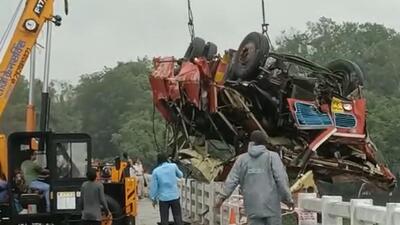 The bus was en route to Amalner (Jalgaon) from Indore when it fell into the Narmada river at Khalghat area in the district. (HT PHOTO) The bus was en route to Amalner (Jalgaon) from Indore when it fell into the Narmada river at Khalghat area in the district. (HT PHOTO)