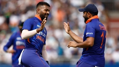Hardik Pandya celebrates with Mohammed Shami&nbsp; (Reuters)