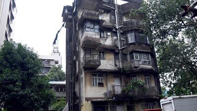 The K (west) ward officials comprising Juhu-Andheri-Vile Parle-Jogeshwari (west) belt, had to use loudspeakers and even rope in the local police to evacuate the buildings which fall under C1 category (dangerous and marked for demolition) (Vijay Bate) The K (west) ward officials comprising Juhu-Andheri-Vile Parle-Jogeshwari (west) belt, had to use loudspeakers and even rope in the local police to evacuate the buildings which fall under C1 category (dangerous and marked for demolition) (Vijay Bate)