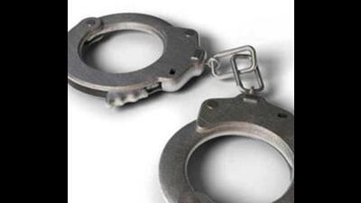 After reaching an isolated place near Jaspal Bhangar, Ludhiana, the duo, who has been arrested, assaulted the victim with an iron rod and then threw him into the canal after robbing him of money and valuables. (HT FILE) After reaching an isolated place near Jaspal Bhangar, Ludhiana, the duo, who has been arrested, assaulted the victim with an iron rod and then threw him into the canal after robbing him of money and valuables. (HT FILE)