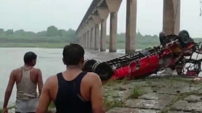 12 people dead, 15 rescued after a Maharashtra Roadways bus going from Indore to Pune falls off Khalghat Sanjay Setu in Dhar district, MP. ( ANI) 12 people dead, 15 rescued after a Maharashtra Roadways bus going from Indore to Pune falls off Khalghat Sanjay Setu in Dhar district, MP. ( ANI)
