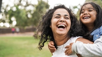 When we undergo trauma cycles and hope to work on it to come out stronger, it is very natural for us to want to talk to our parents about the way we are feeling. However, often our parents are not equipped to handle the conversation. What keeps them away? Psychologist Nicole LePera addressed this issue and wrote about Emotionally Immature parents in her recent Instagram post. (Unsplash) When we undergo trauma cycles and hope to work on it to come out stronger, it is very natural for us to want to talk to our parents about the way we are feeling. However, often our parents are not equipped to handle the conversation. What keeps them away? Psychologist Nicole LePera addressed this issue and wrote about Emotionally Immature parents in her recent Instagram post. (Unsplash)