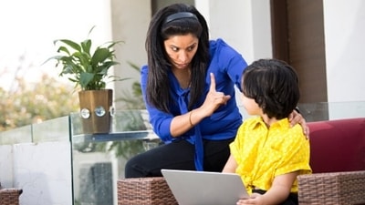 “Understanding emotionally immature parents (EIP) is actually a gift because it allows you to be aware of where your parent is at and what they’re capable of understanding or giving you. Many of us desperately want to be seen or heard by a parent who cannot give these things to themselves— so they certainly can give this to us,” wrote Nicole in her post. (Unsplash) “Understanding emotionally immature parents (EIP) is actually a gift because it allows you to be aware of where your parent is at and what they’re capable of understanding or giving you. Many of us desperately want to be seen or heard by a parent who cannot give these things to themselves— so they certainly can give this to us,” wrote Nicole in her post. (Unsplash)