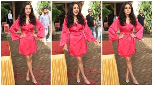 Jennifer Lopez stuns in a pink mini dress. (HT Photo/Varinder Chawla) Jennifer Lopez stuns in a pink mini dress. (HT Photo/Varinder Chawla)