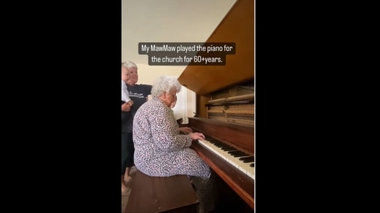 The elderly woman played the piano for the church for more than 60 years.&nbsp;(seniorlivingstories/Instagram)