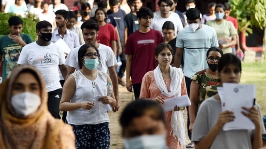 NEET UG aspirants arrive at the examination centre, at Kerala School, near KG Marg, in New Delhi, India, on Sunday, July 17, 2022.&nbsp;(Arvind Yadav/ Hindustan Times)